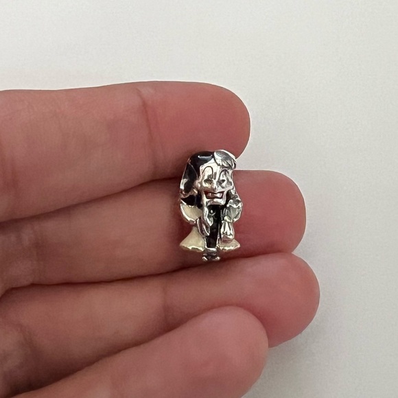 PANDORA Disney Villains Cruella De Vil Charm - Picture 6 of 6
